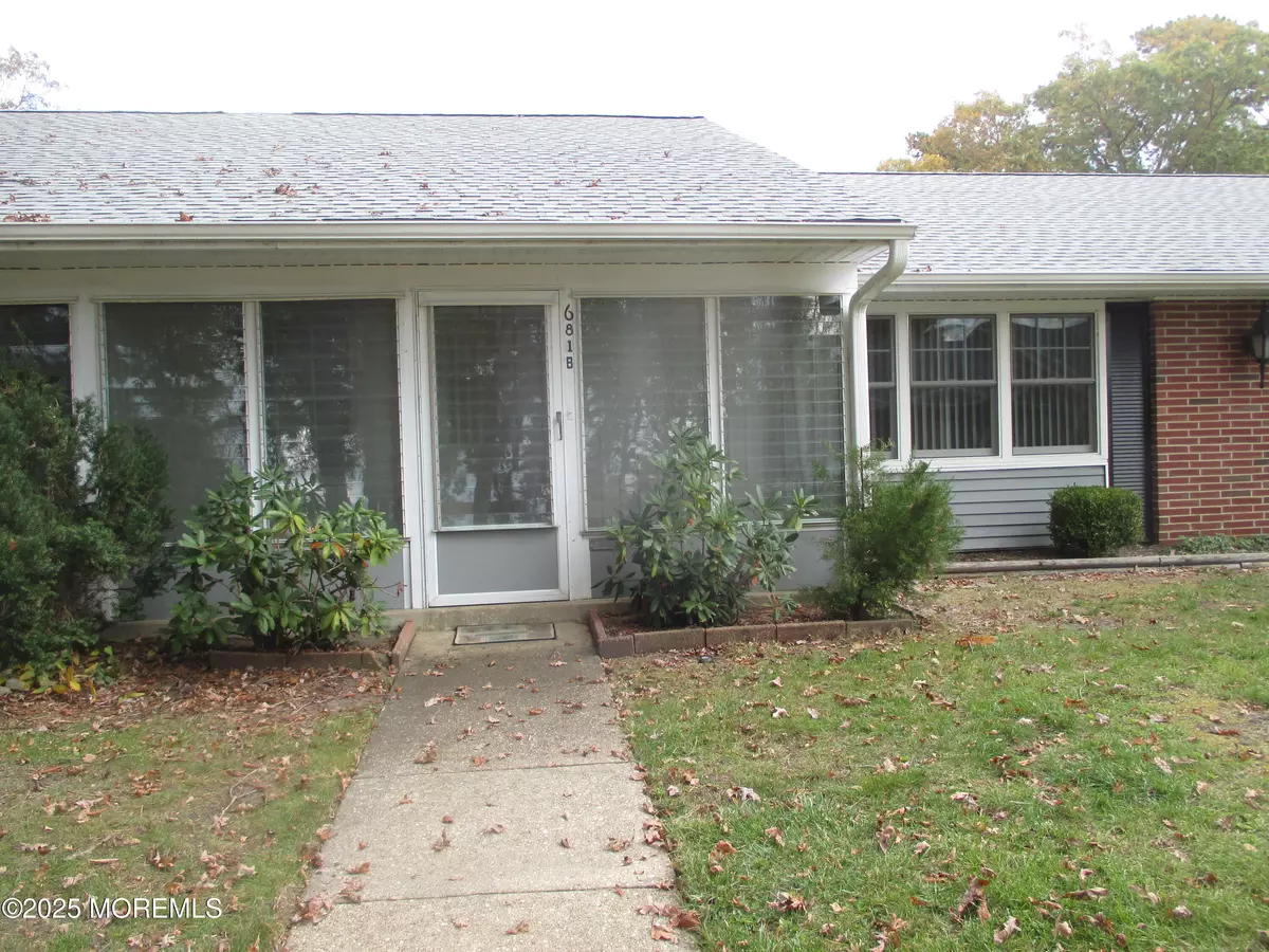 Lakewood, NJ 08701,681 New Castle Court