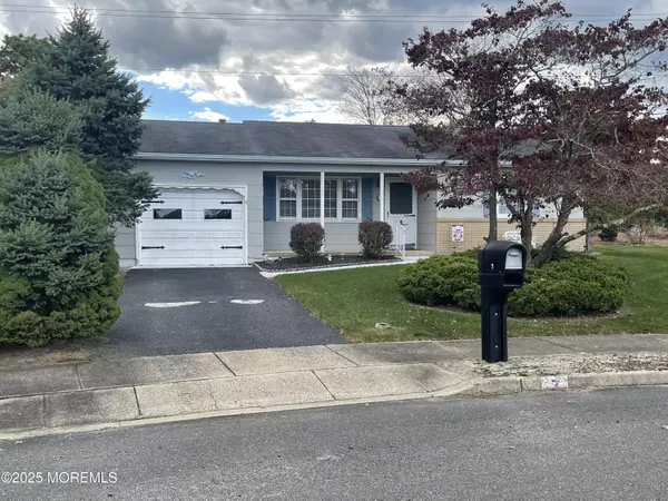 Toms River, NJ 08757,7 Whitmore Court