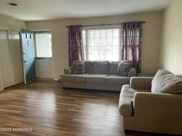 Toms River, NJ 08757,7 Whitmore Court