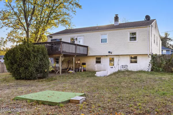 Howell, NJ 07731,28 Salem Hill Road