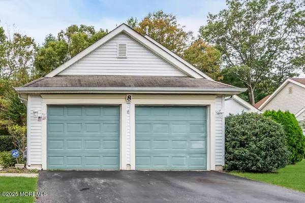 Lakewood, NJ 08701,8 Schoolhouse Lane