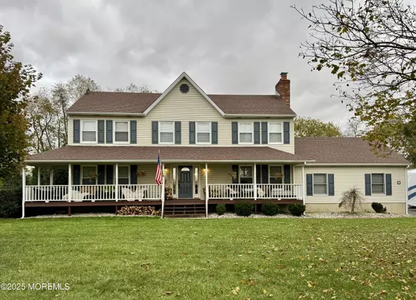 8 Craig Drive, Columbus, NJ 08022