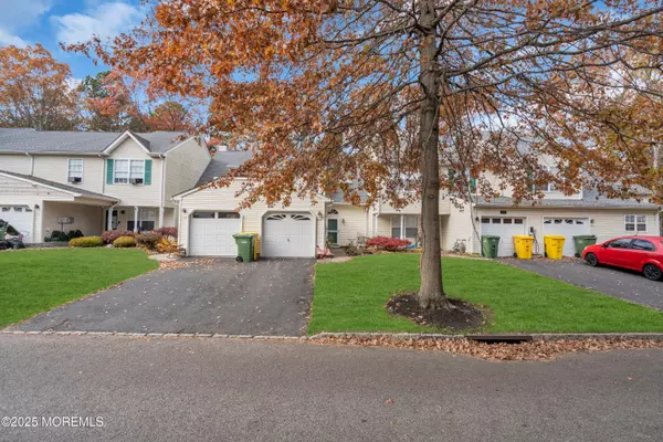 Lakewood, NJ 08701,565 Woodbine Lane