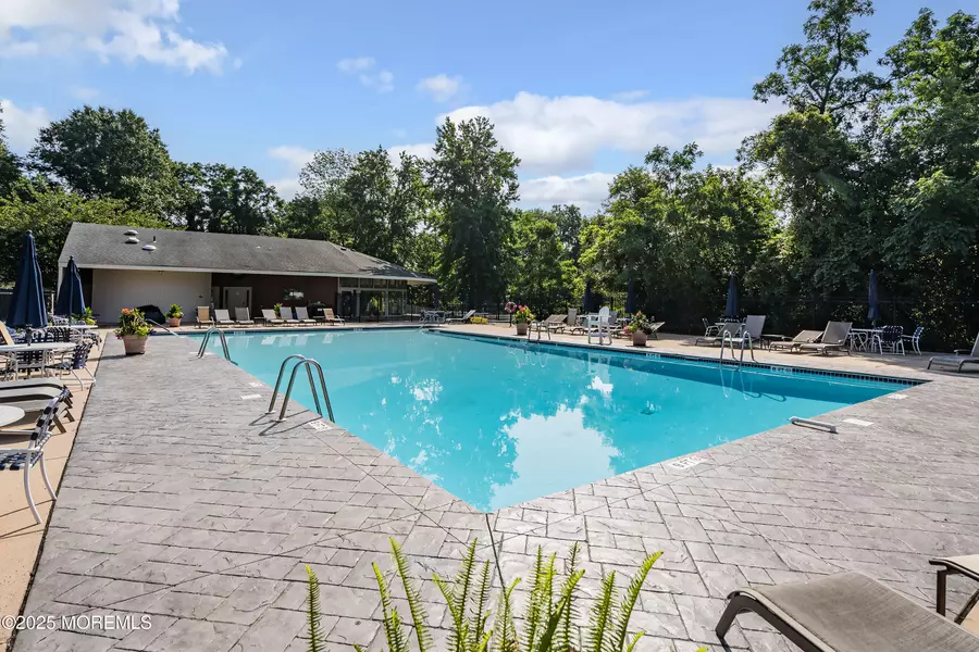 8 Ann Court, Tinton Falls, NJ 07724