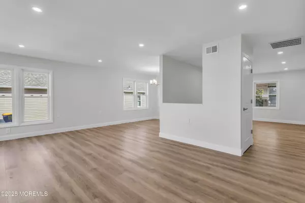 Manchester, NJ 08759,13 Red Hill Road