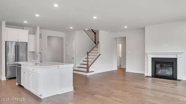 Atlantic Highlands, NJ 07716,10 E Garfield Avenue