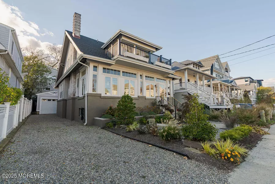 25 Shrewsbury Avenue, Highlands, NJ 07732