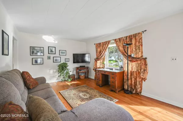 Middletown, NJ 07748,35 Crestview Drive