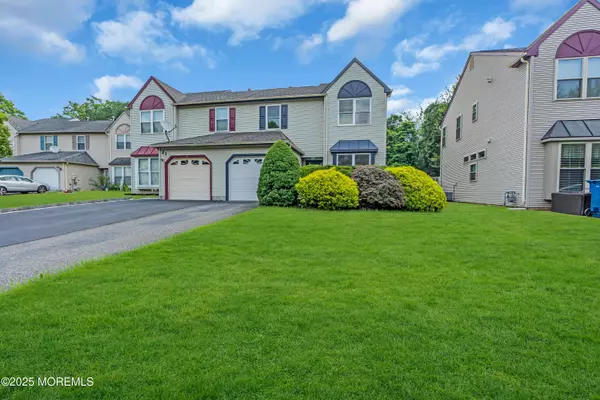 Freehold, NJ 07728,19 Longbrook Lane