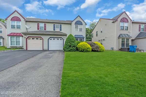 Freehold, NJ 07728,19 Longbrook Lane