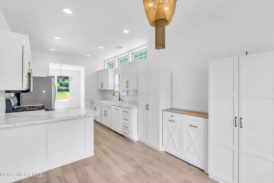 19 Longbrook Lane, Freehold, NJ 07728