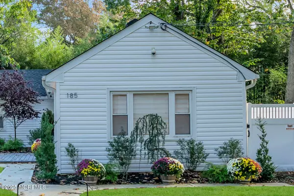 Oakhurst, NJ 07755,185 Elmwood Road