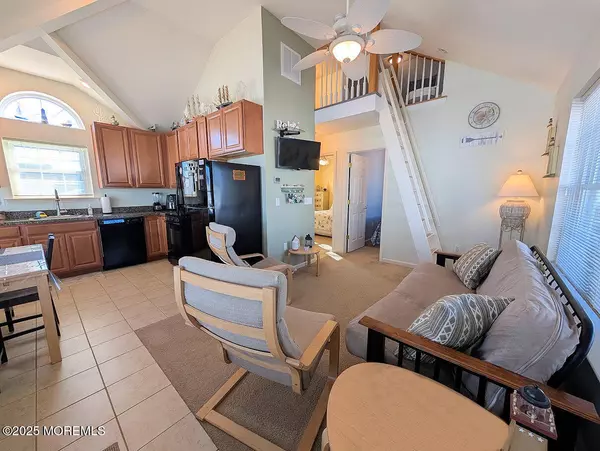 Lavallette, NJ 08735,108 W Sandpiper Way