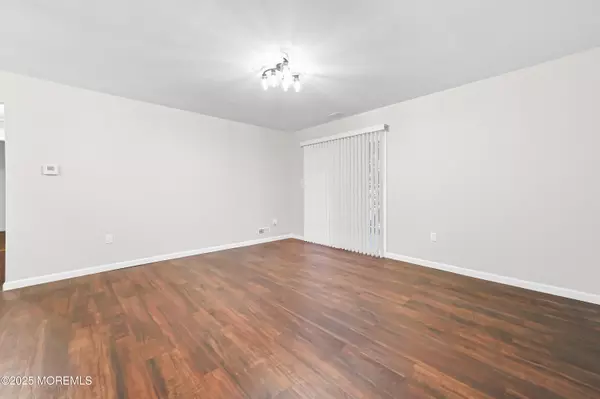 East Brunswick, NJ 08816,1301 Commons #1