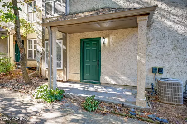 East Brunswick, NJ 08816,1301 Commons #1