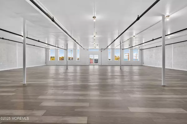 Keyport, NJ 07735,1721 W Front Street