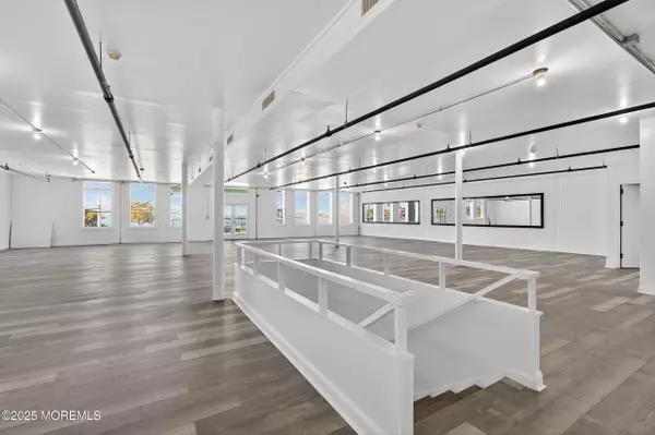 Keyport, NJ 07735,1721 W Front Street