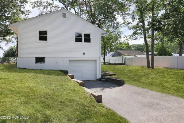 Beachwood, NJ 08722,400 Surf Avenue