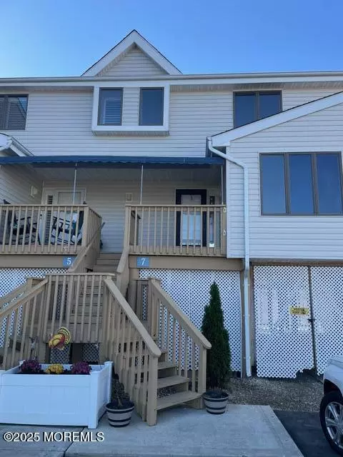 Little Egg Harbor, NJ 08087,7 W Playhouse Drive