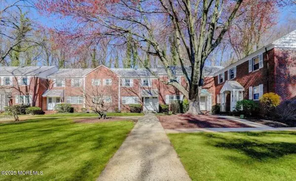 102 Manor Drive #911, Red Bank, NJ 07701