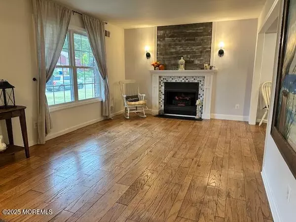 Toms River, NJ 08753,613 Haifa Court