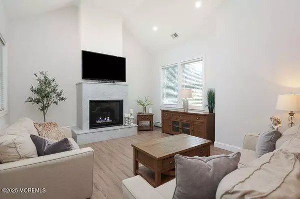 Red Bank, NJ 07701,63 Carpenter Street