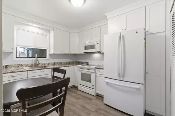 Red Bank, NJ 07701,32 Ellsworth Court