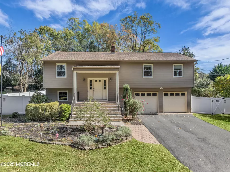 35 Merrick Road, Farmingdale, NJ 07727