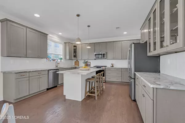 Toms River, NJ 08753,21 Holly Hill Drive