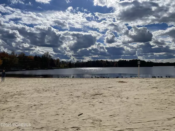 Lakehurst, NJ 08733,409 Union Avenue