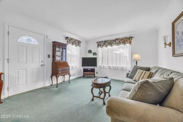 Edison, NJ 08837,143 Safran Avenue