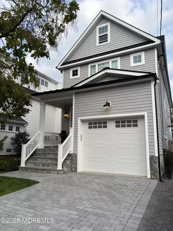 Rumson, NJ 07760,11 Maplewood Avenue