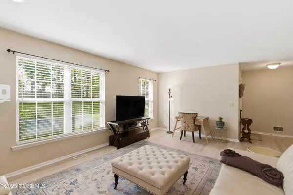 Wall, NJ 07719,215 Tennis Court