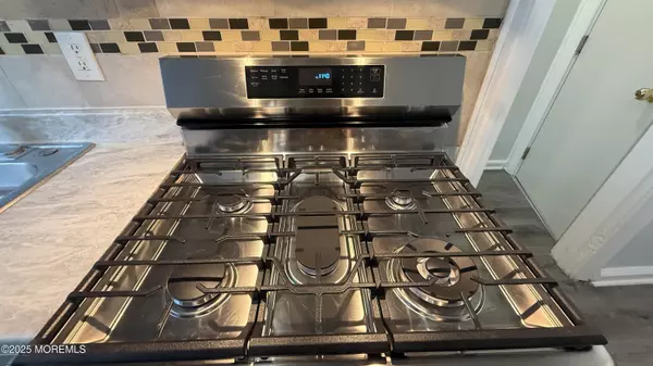 East Orange, NJ 07018,56 Lindsley Place #2