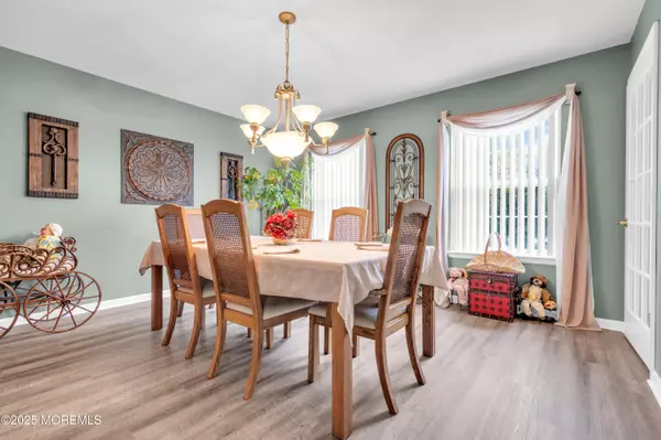 Toms River, NJ 08753,202 Genoa Avenue