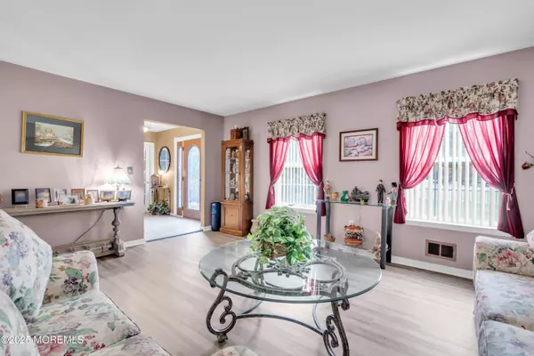 Toms River, NJ 08753,202 Genoa Avenue