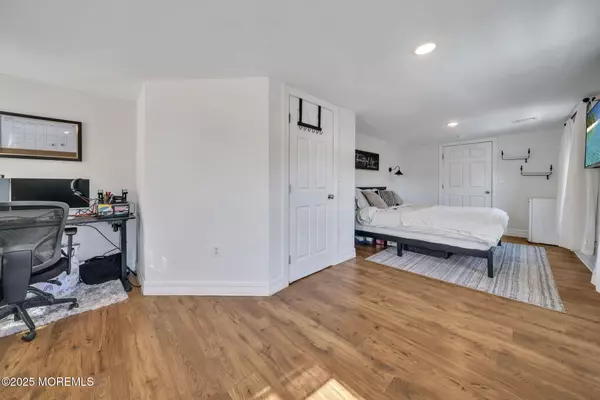 Keansburg, NJ 07734,24 Maplewood Avenue