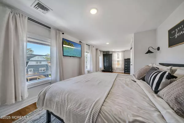 Keansburg, NJ 07734,24 Maplewood Avenue