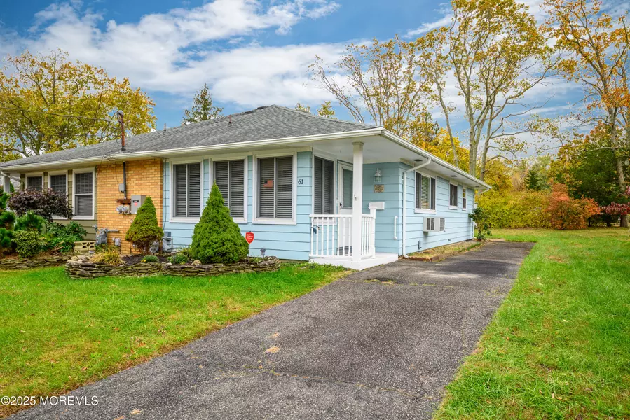 61 Parisian Drive, Toms River, NJ 08753