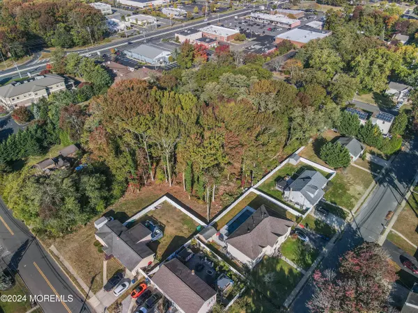 Oakhurst, NJ 07755,1903 Melville Street