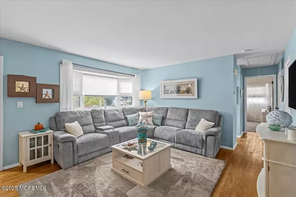 Toms River, NJ 08753,92 Blossom Drive