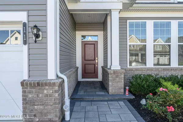 Farmingdale, NJ 07727,11 Woodspring Road