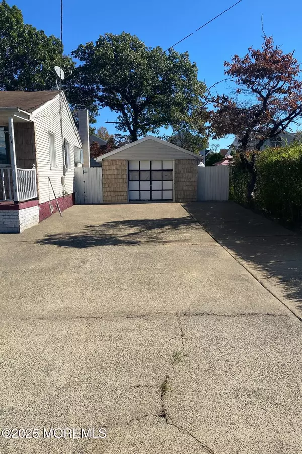 Hazlet, NJ 07734,56 Hudson Avenue