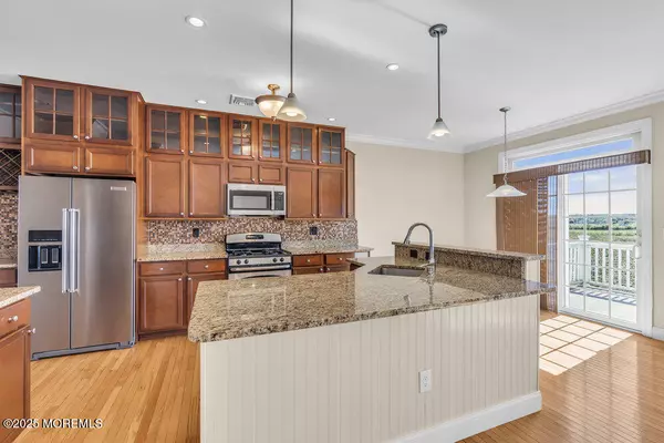 602 Park Avenue, Port Monmouth, NJ 07758