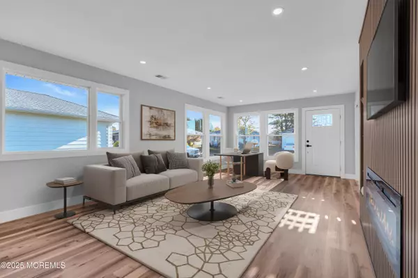 Toms River, NJ 08757,17 Palmetto Point Street