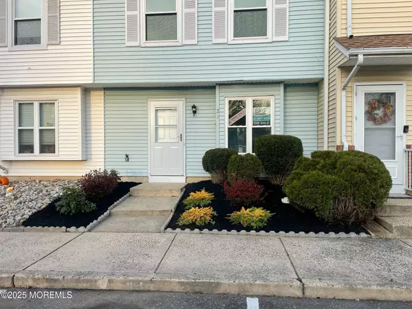 31 Renee Court, Jackson, NJ 08527