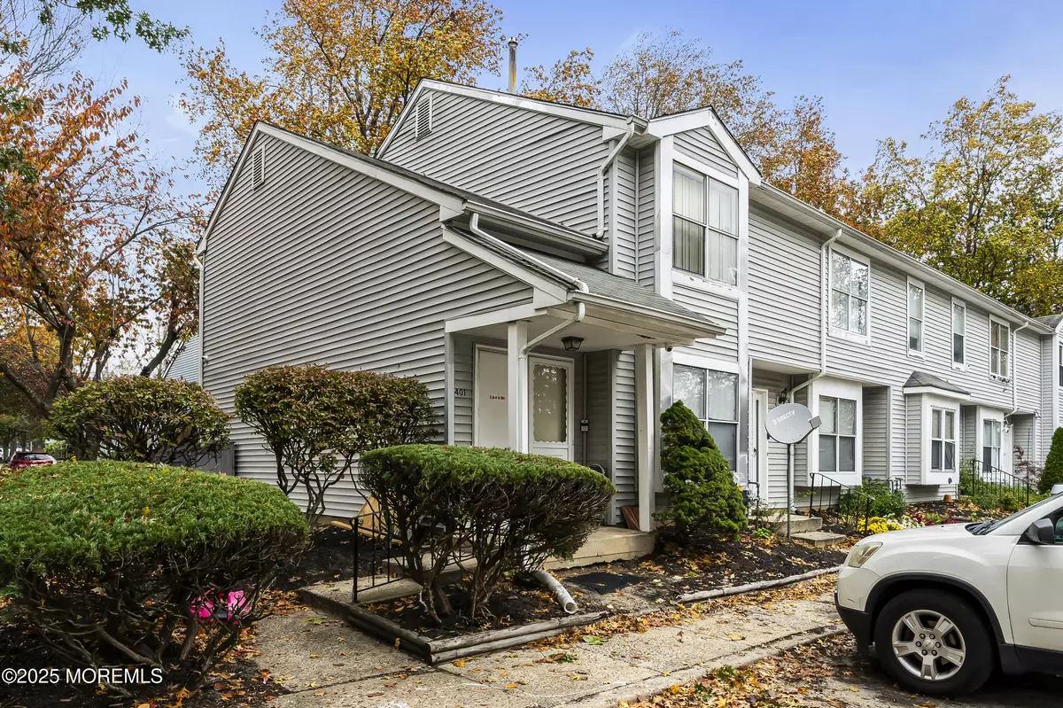 Lakewood, NJ 08701,401 Woodlake Manor Drive