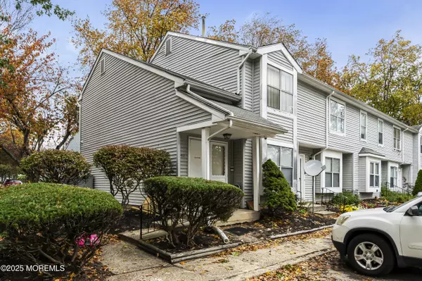 401 Woodlake Manor Drive, Lakewood, NJ 08701