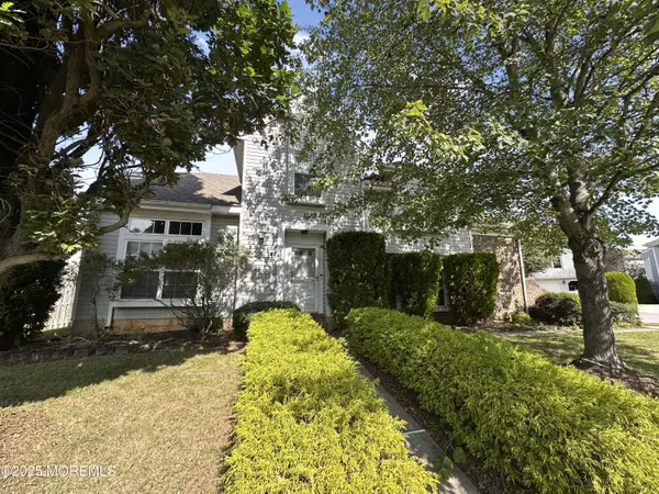 Freehold, NJ 07728,141 Kentucky Way