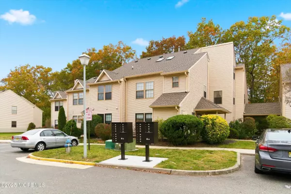 Jackson, NJ 08527,602 Violet Lane